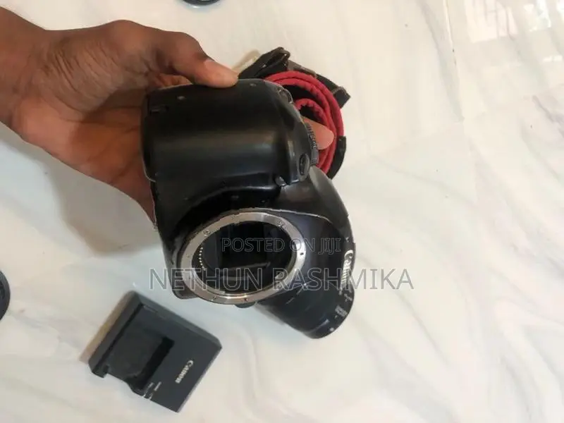 Canon EOS-1100D Camera
