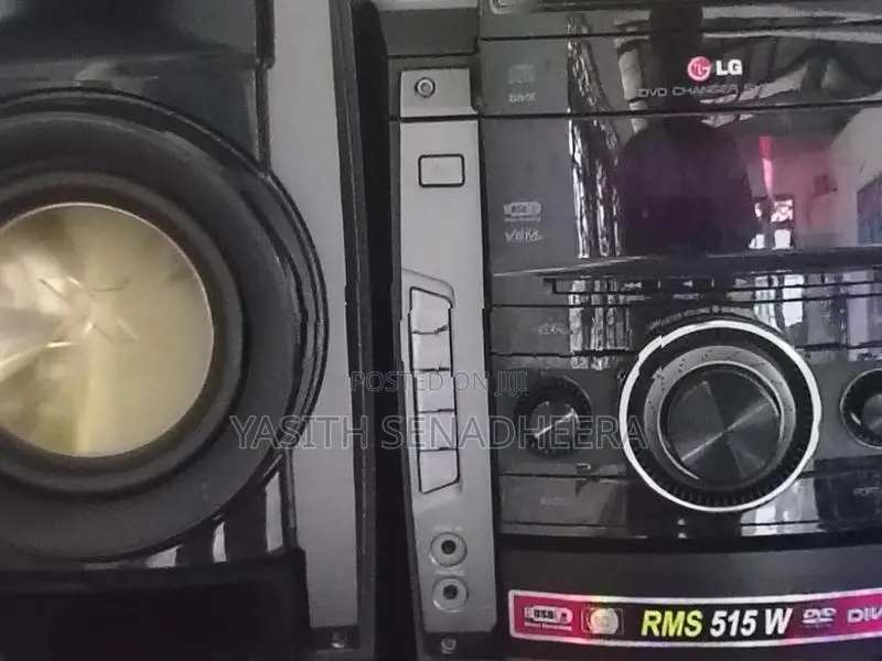 LG DM5540 Mini Hi-Fi System With Black Speakers
