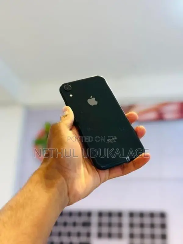 Apple iPhone XR 128GB (Used)