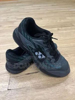 Yonex V200-L Indoor Court Shoes