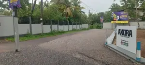 කඩවතින් ඉඩම්ක්
