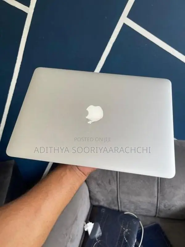 Apple MacBook Air 13" i5 8GB