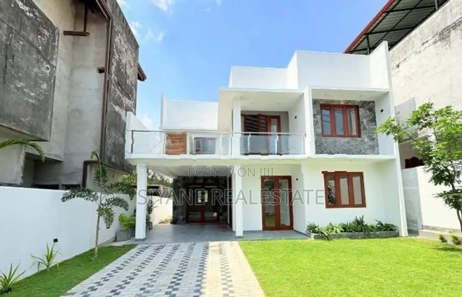 House in Athurugiriya