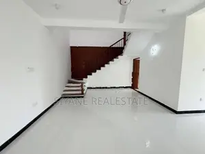 House in Athurugiriya