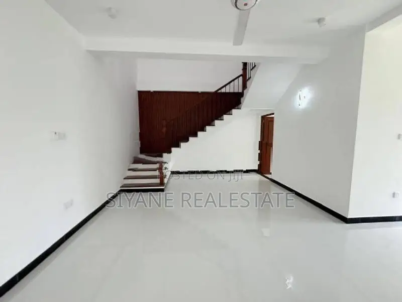 House in Athurugiriya