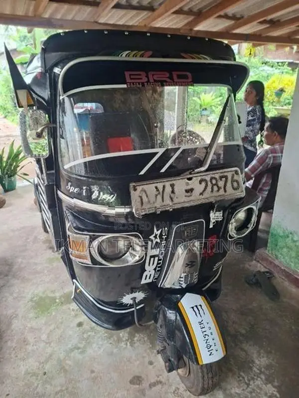 Bajaj RE 2010