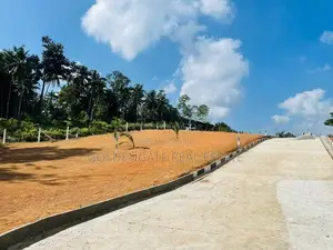 Yakkala ලයිසියම් ජාත්‍යන්තර පාසලට ආසන්නතව මුලු ඉඩම