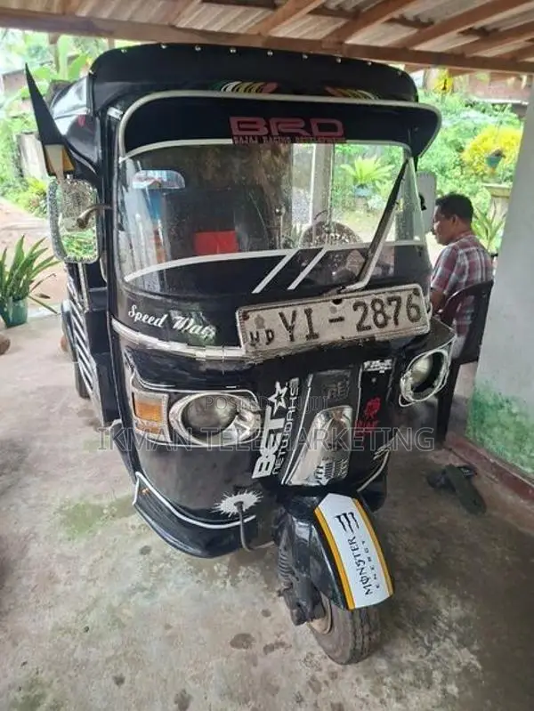 Bajaj RE 2010