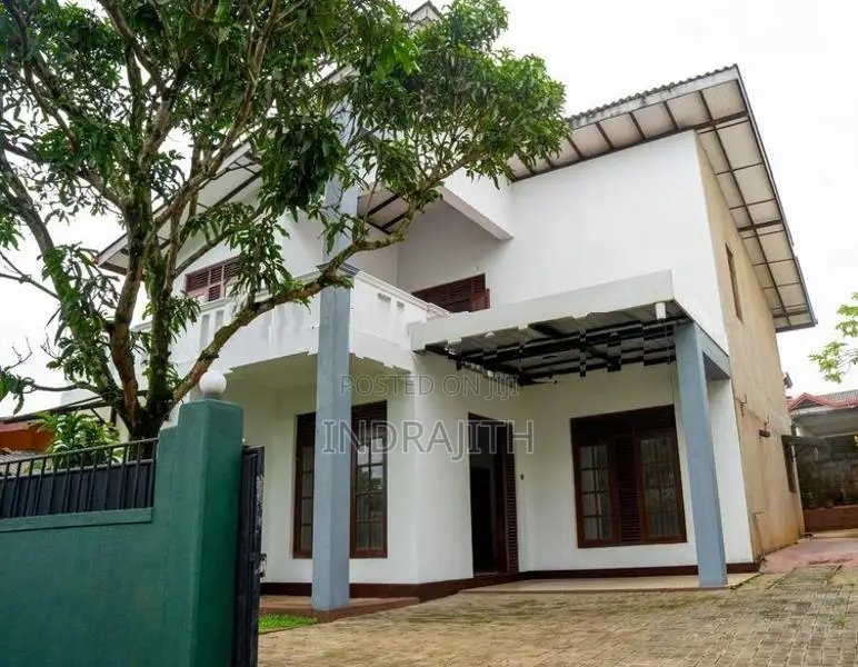 Athurugiriya – Galwarusawa Road House for sale