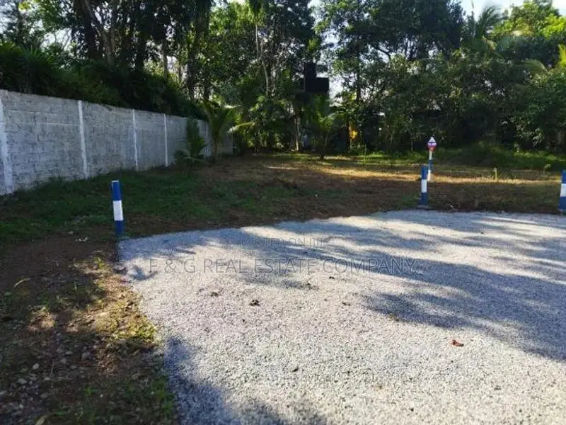Highly Valuable Land Plots Sale In Athurugiriya Town