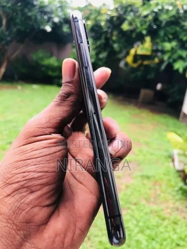 Apple iPhone X (Used)