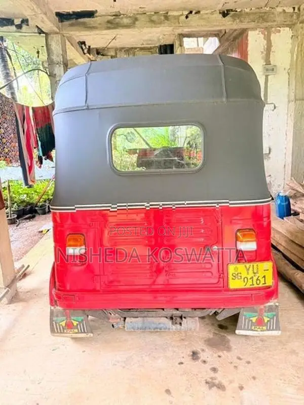 Bajaj RE 2012