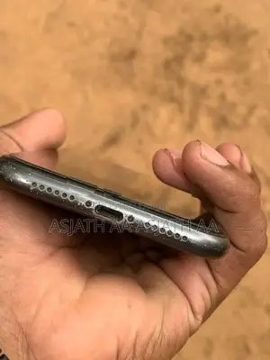Apple iPhone 11 (Used)