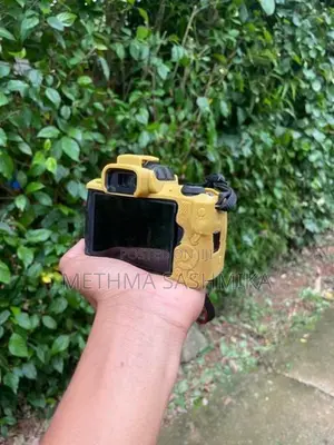 Canon m50 Camera