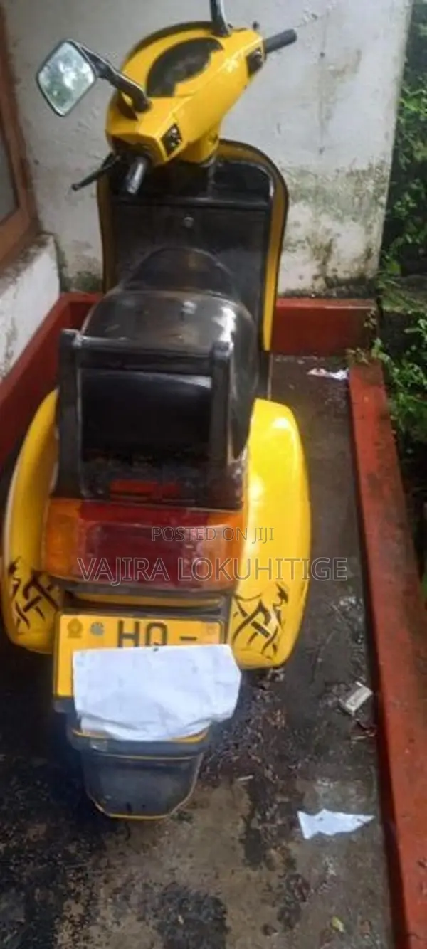 Bajaj Legend 2004
