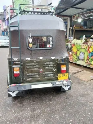 Bajaj RE 2010