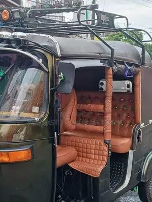 Bajaj RE 2010
