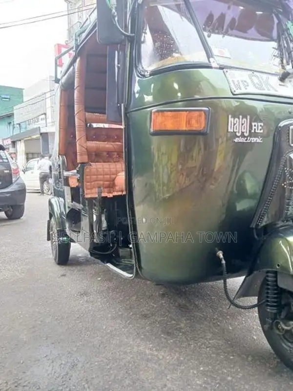 Bajaj RE 2010