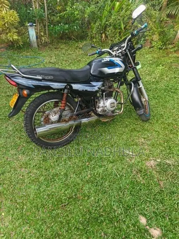 Bajaj CT100 2012