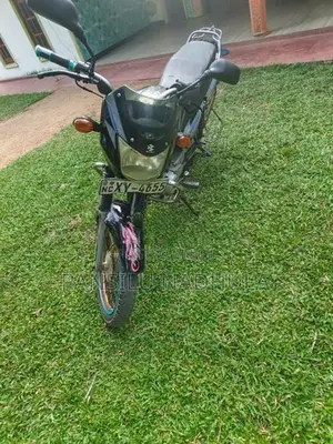 Bajaj CT100 2012