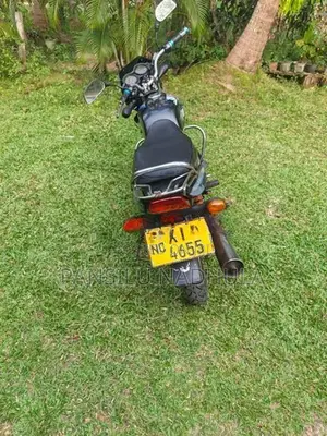 Bajaj CT100 2012
