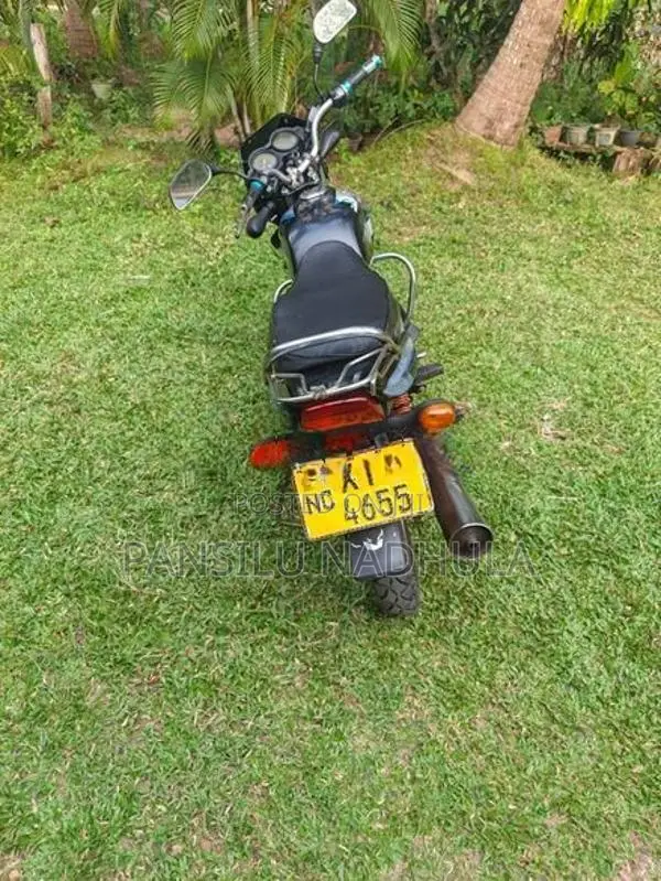 Bajaj CT100 2012