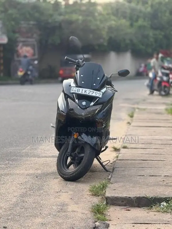 Suzuki Burgman 2019