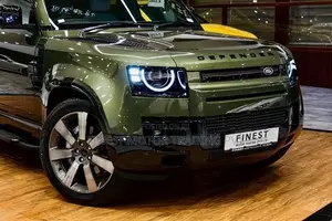Land Rover Defender X-Dynamic P300e MY 2026