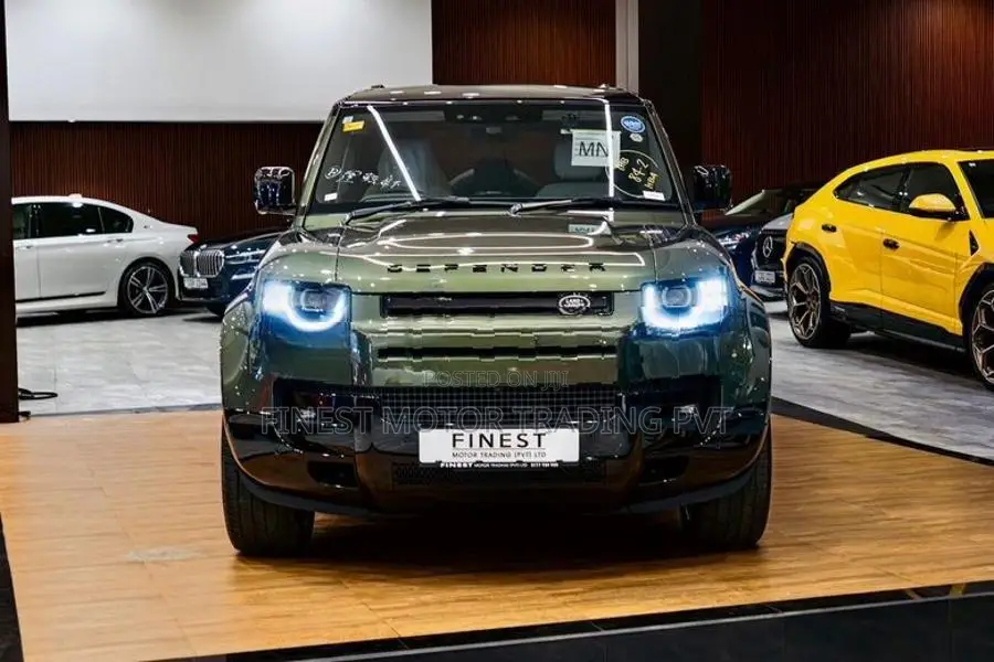Land Rover Defender X-Dynamic P300e MY 2026