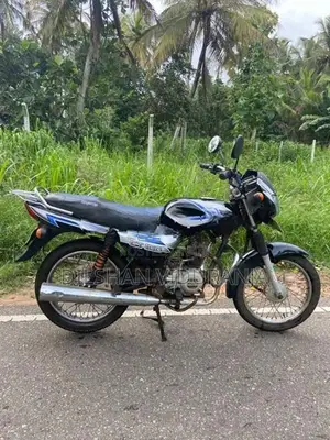 Bajaj CT100 2011