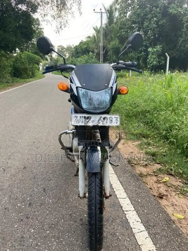 Bajaj CT100 2011