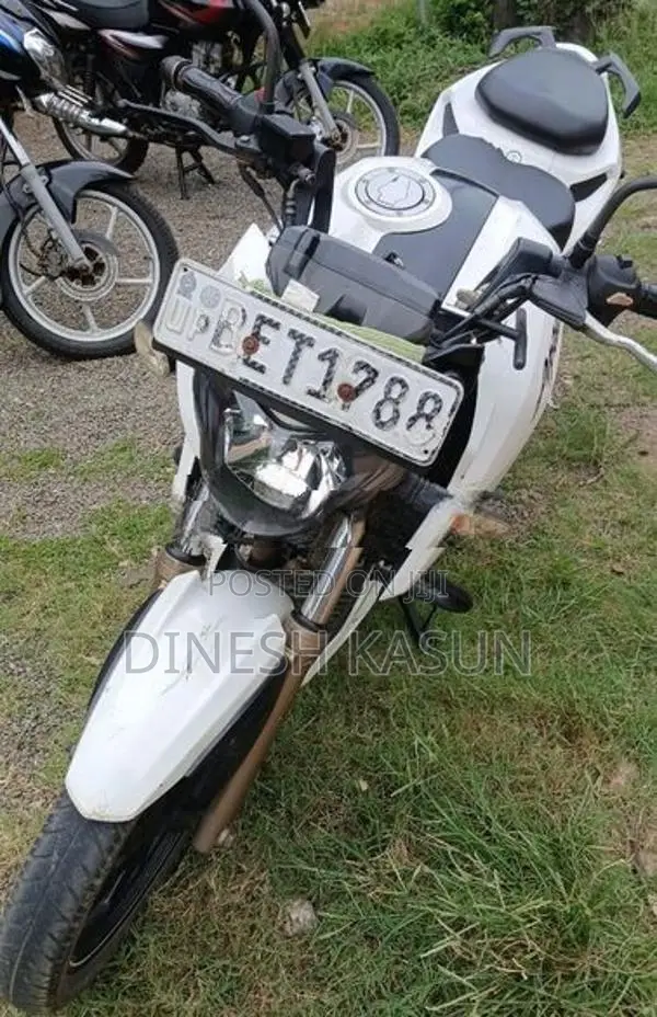 TVS Apache 2016