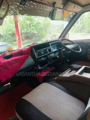 Nissan Vanette 1985