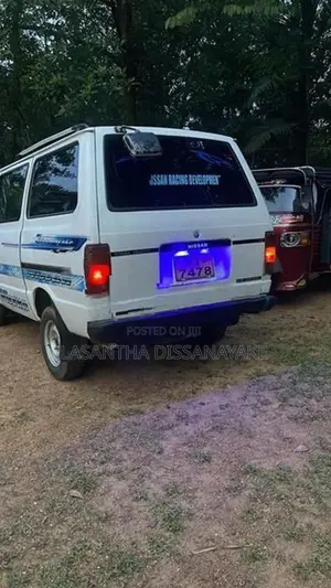 Nissan Vanette 1985