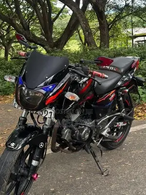 Bajaj Pulsar 180 2015