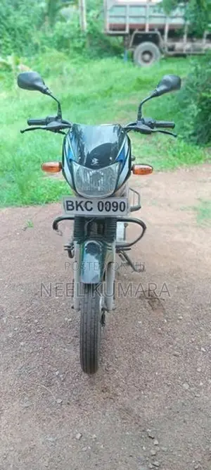 Bajaj CT100 2025