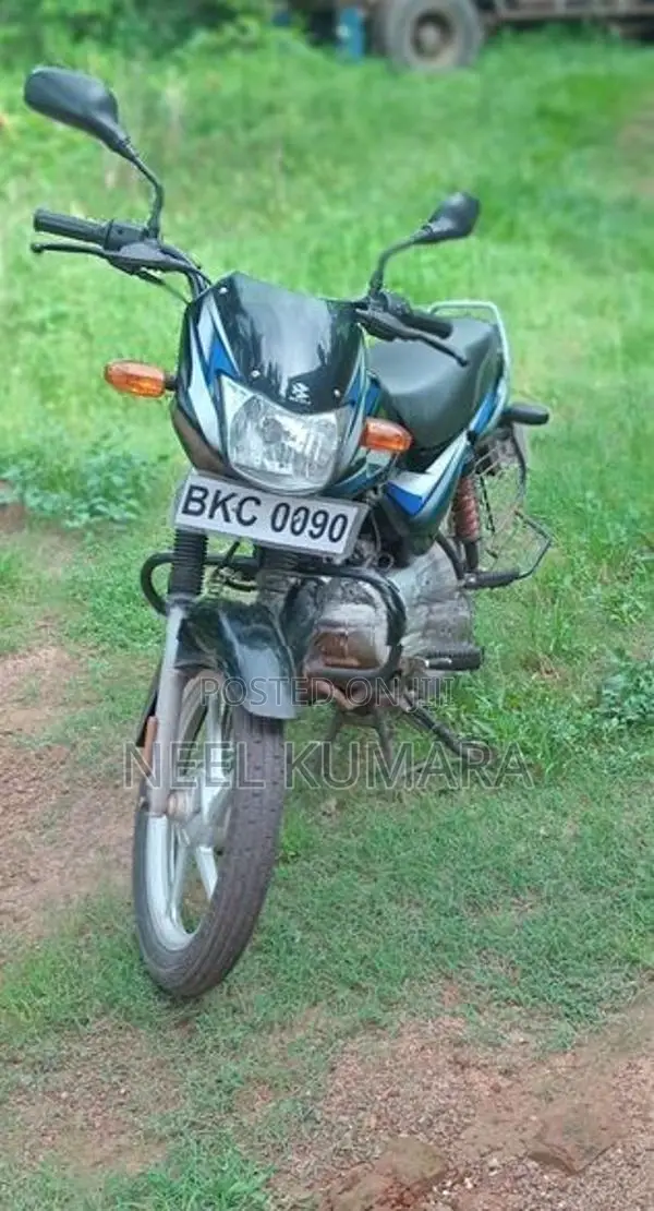 Bajaj CT100 2025