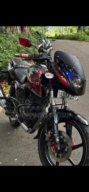 Bajaj Pulsar 180 2015