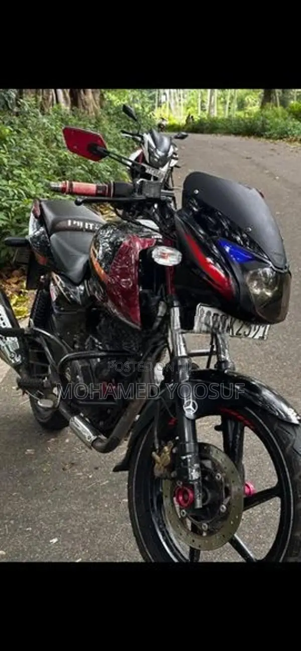 Bajaj Pulsar 180 2015