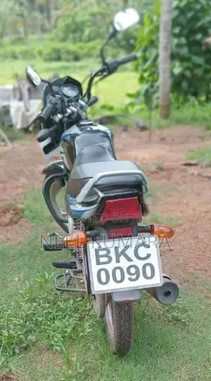 Bajaj CT100 2025