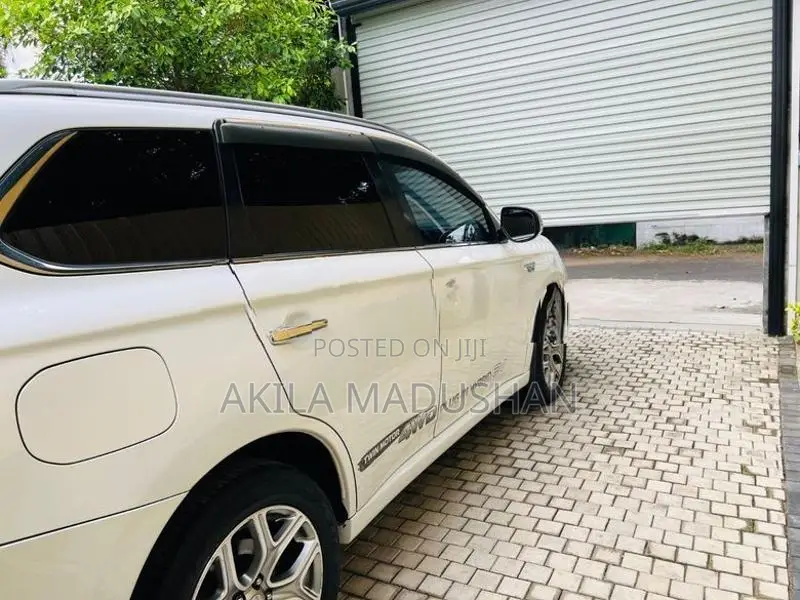 Mitsubishi Outlander 2013
