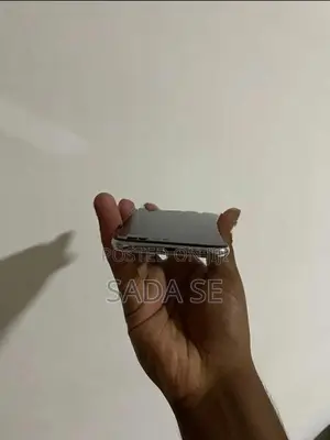 Apple iPhone XS (Used)