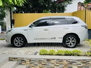 Mitsubishi Outlander 2013