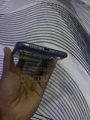 Apple iPhone 11 (Used)