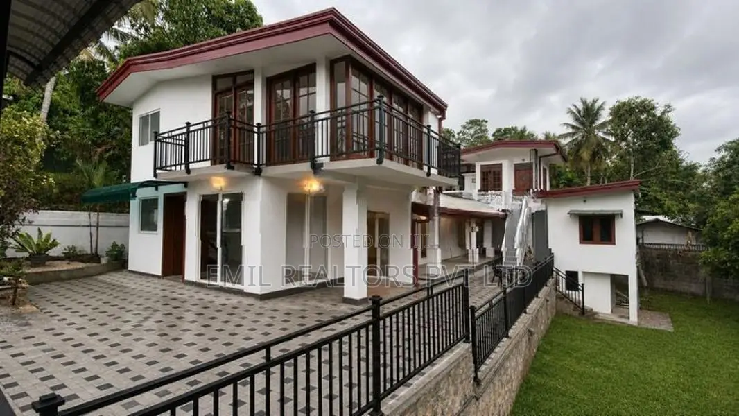 5 Bedroom House for Rent – Gonahena, Kadawatha (EM001RV)