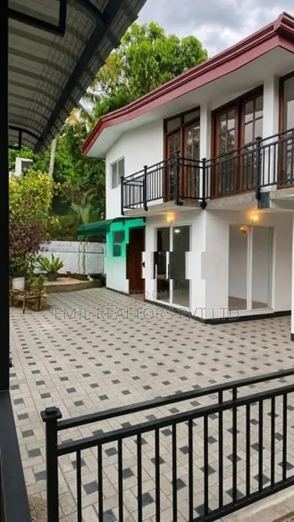 5 Bedroom House for Rent – Gonahena, Kadawatha (EM001RV)