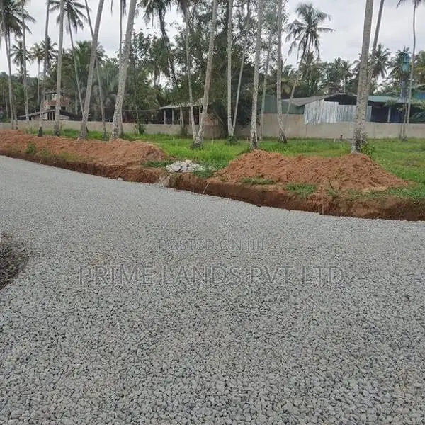 Land for Sale in Pellandeniya Junction