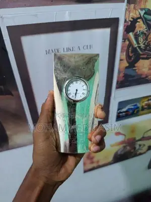 Antique Style Metallic Table Clock