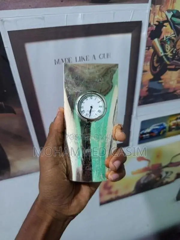 Antique Style Metallic Table Clock
