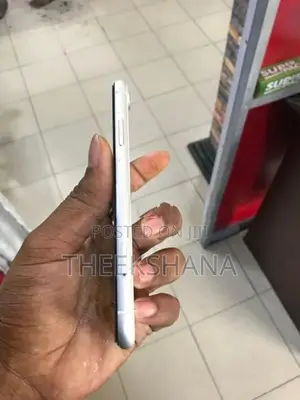 Apple iPhone XR 256GB (Used)